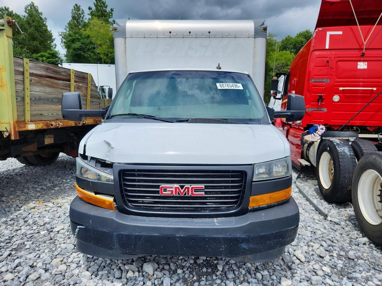 2022 GMC Savana Box Truck - Фото 5