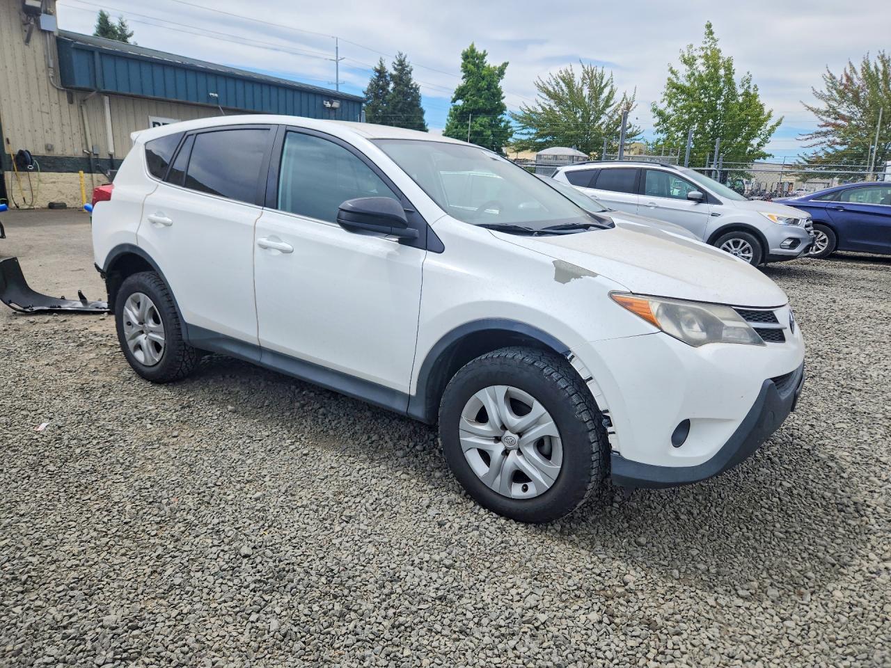 2015 Toyota Rav4 Le - Image 4