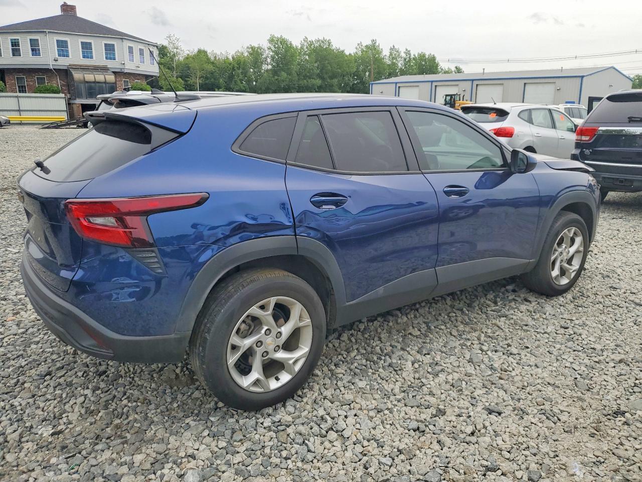 2024 Chevrolet Trax Ls - Image 3