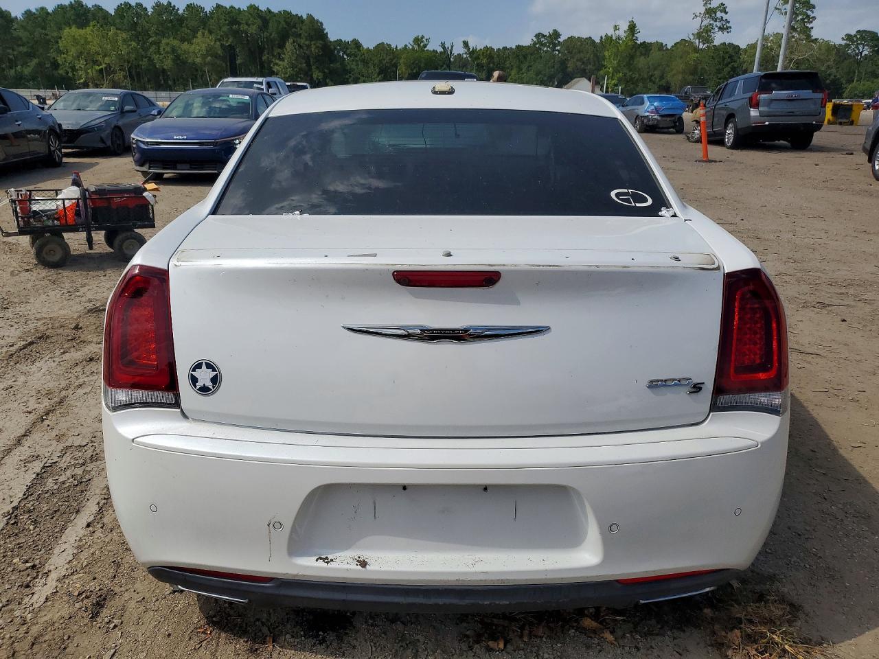 2016 Chrysler 300 S - Фото 6