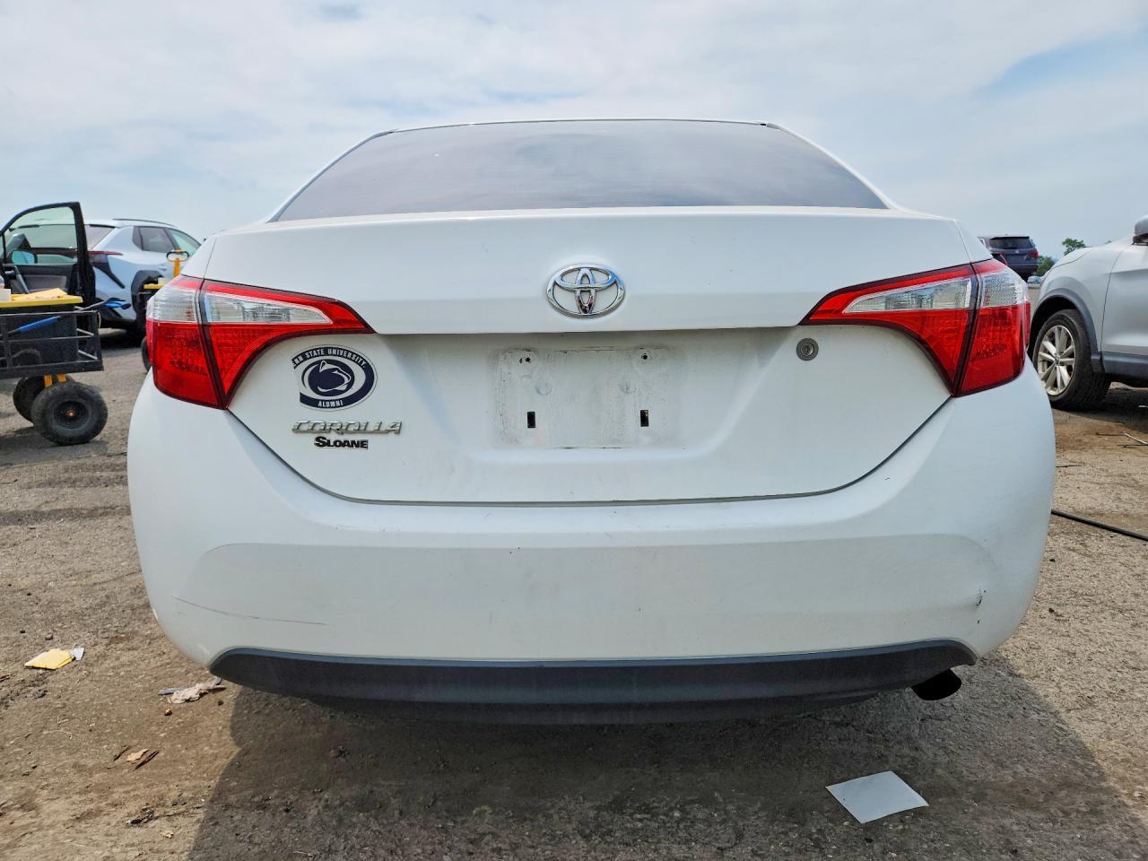 2015 Toyota Corolla L - Фото 6