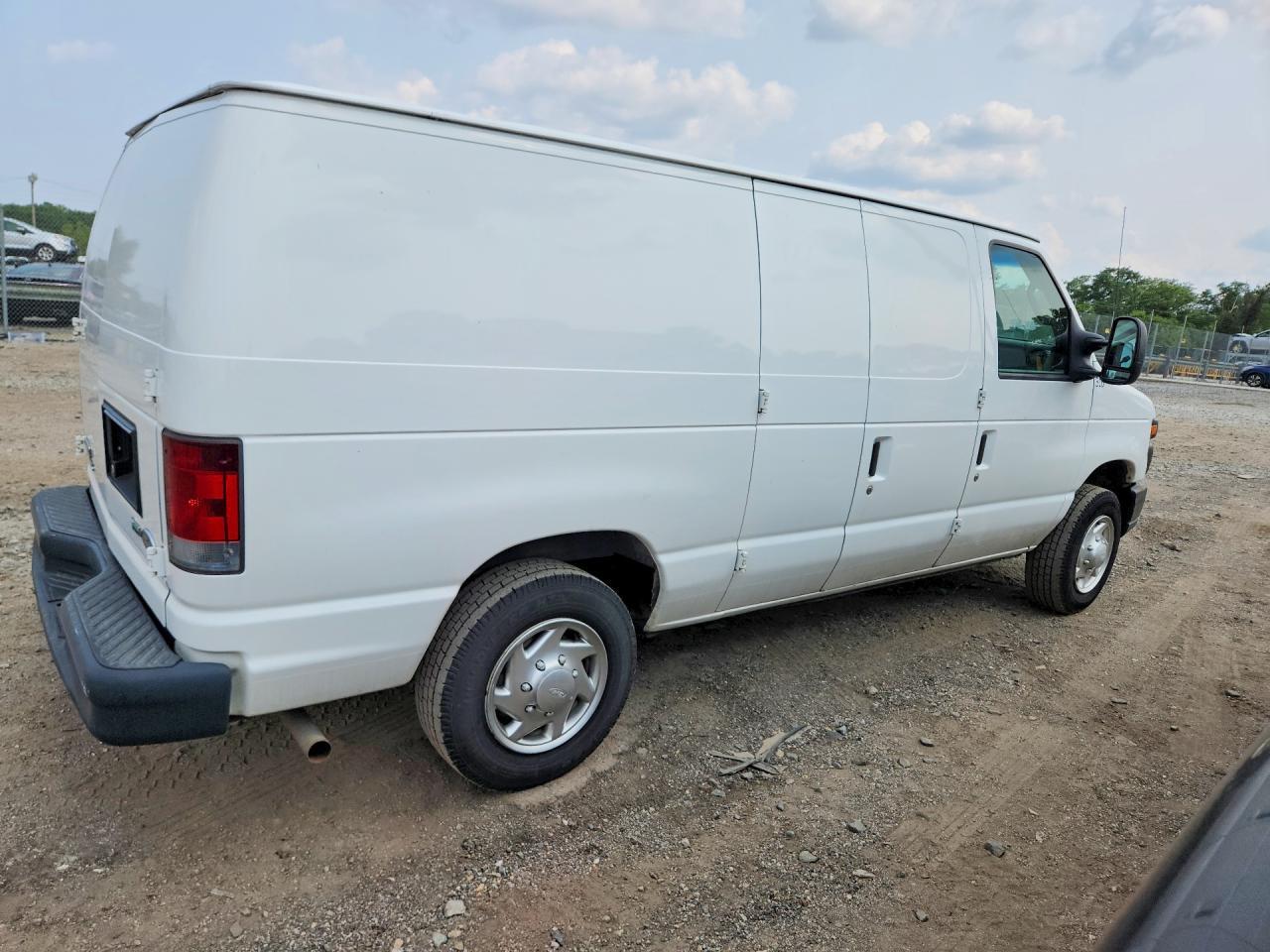 2011 Ford Econoline E150 Van - Image 3