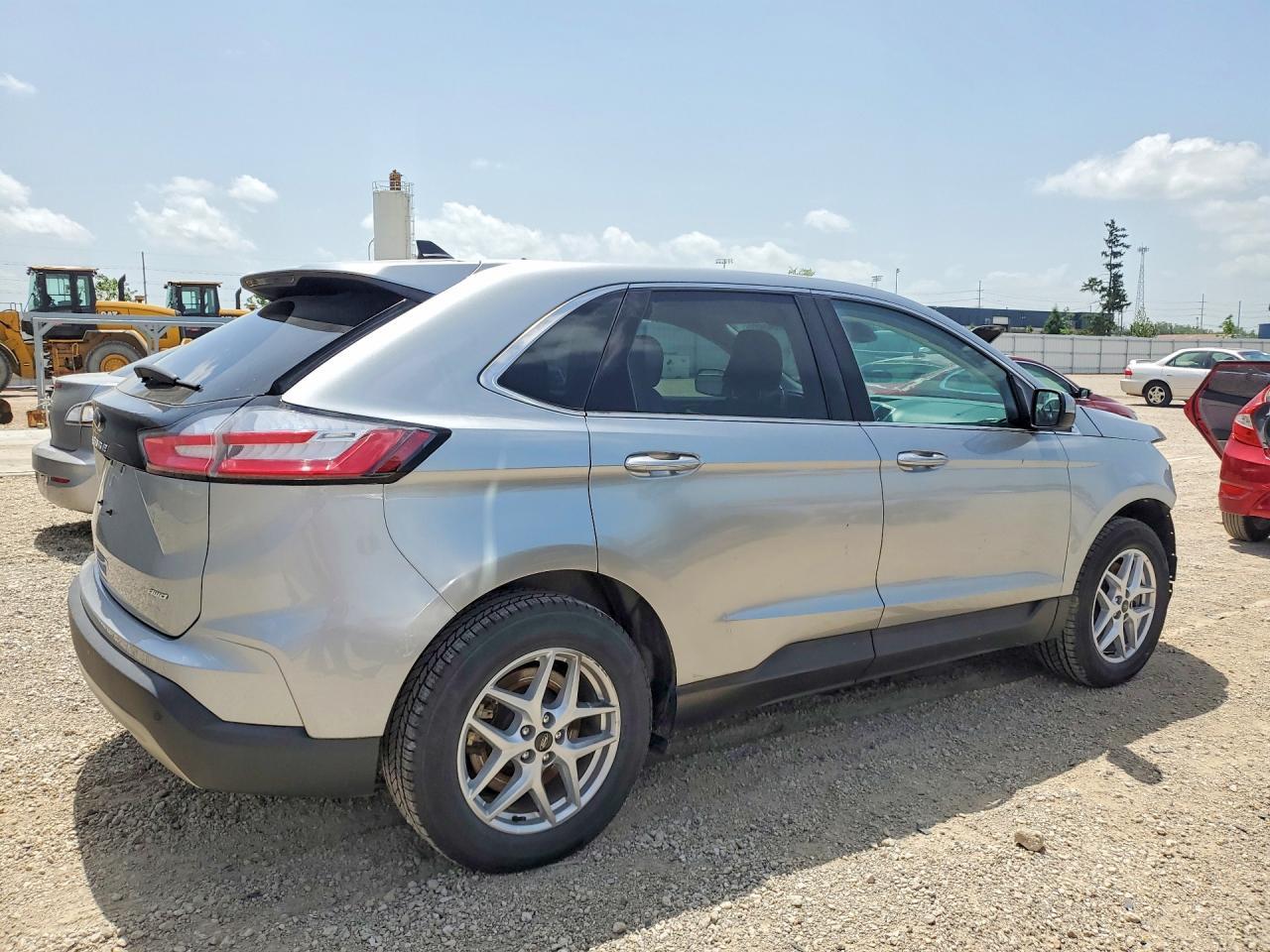 2023 Ford Edge Sel - Image 3