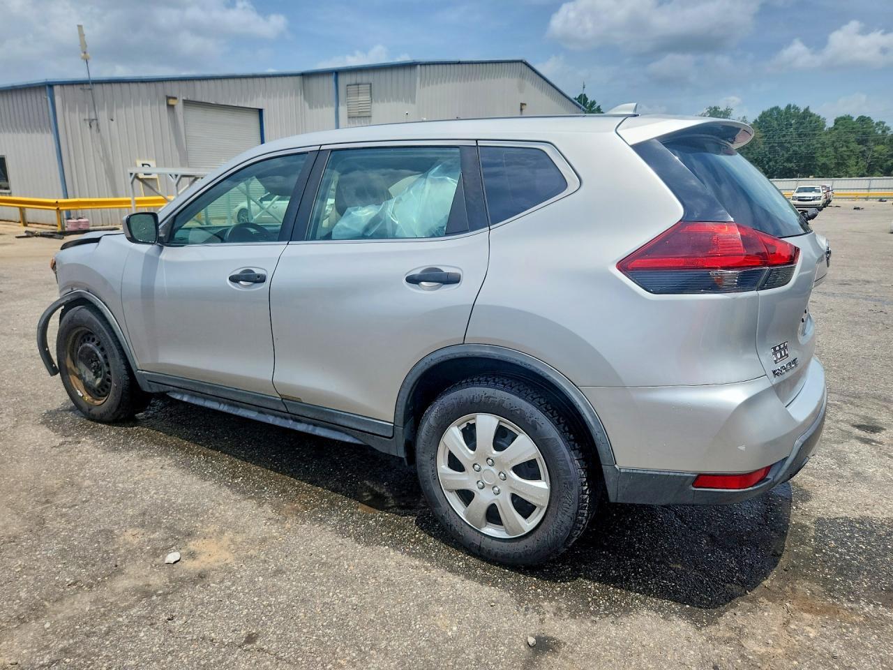 2018 Nissan Rogue - Фото 2