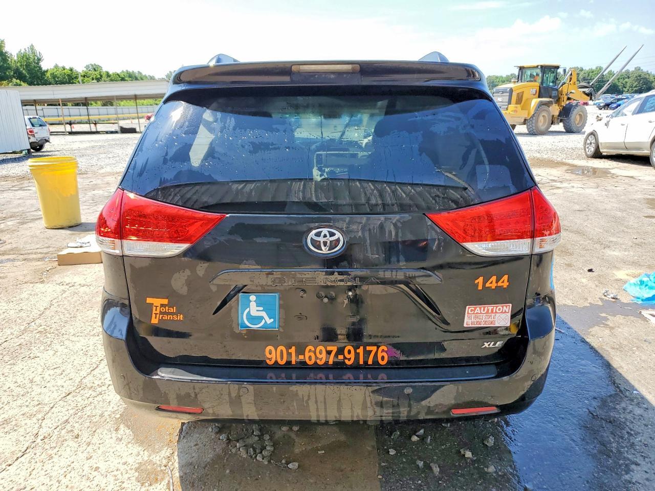 2014 Toyota Sienna Xle 8-Passenger - Фото 6