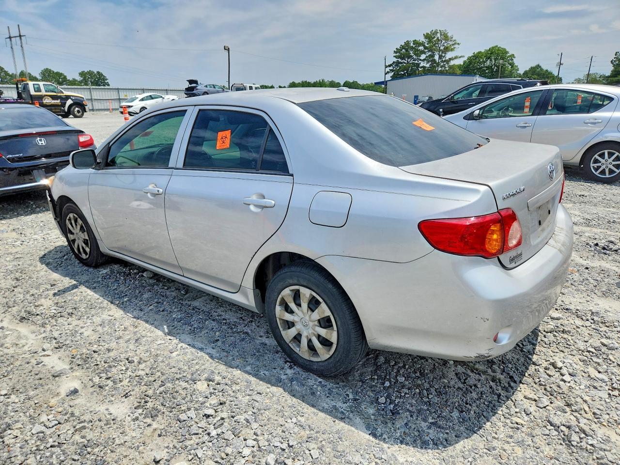 2010 Toyota Corolla Le - Фото 2