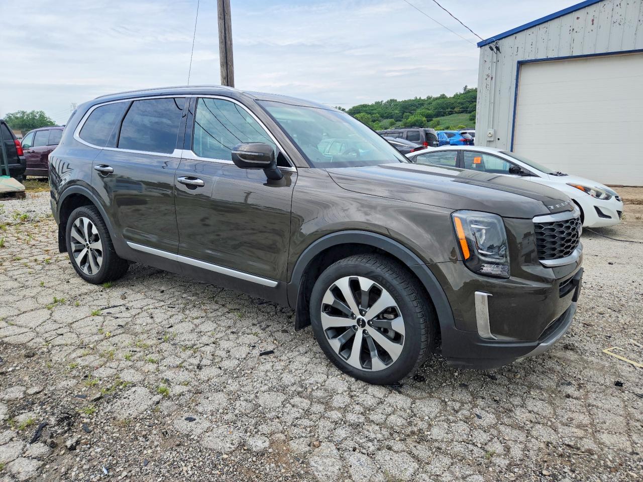 2022 Kia Telluride S - Image 4