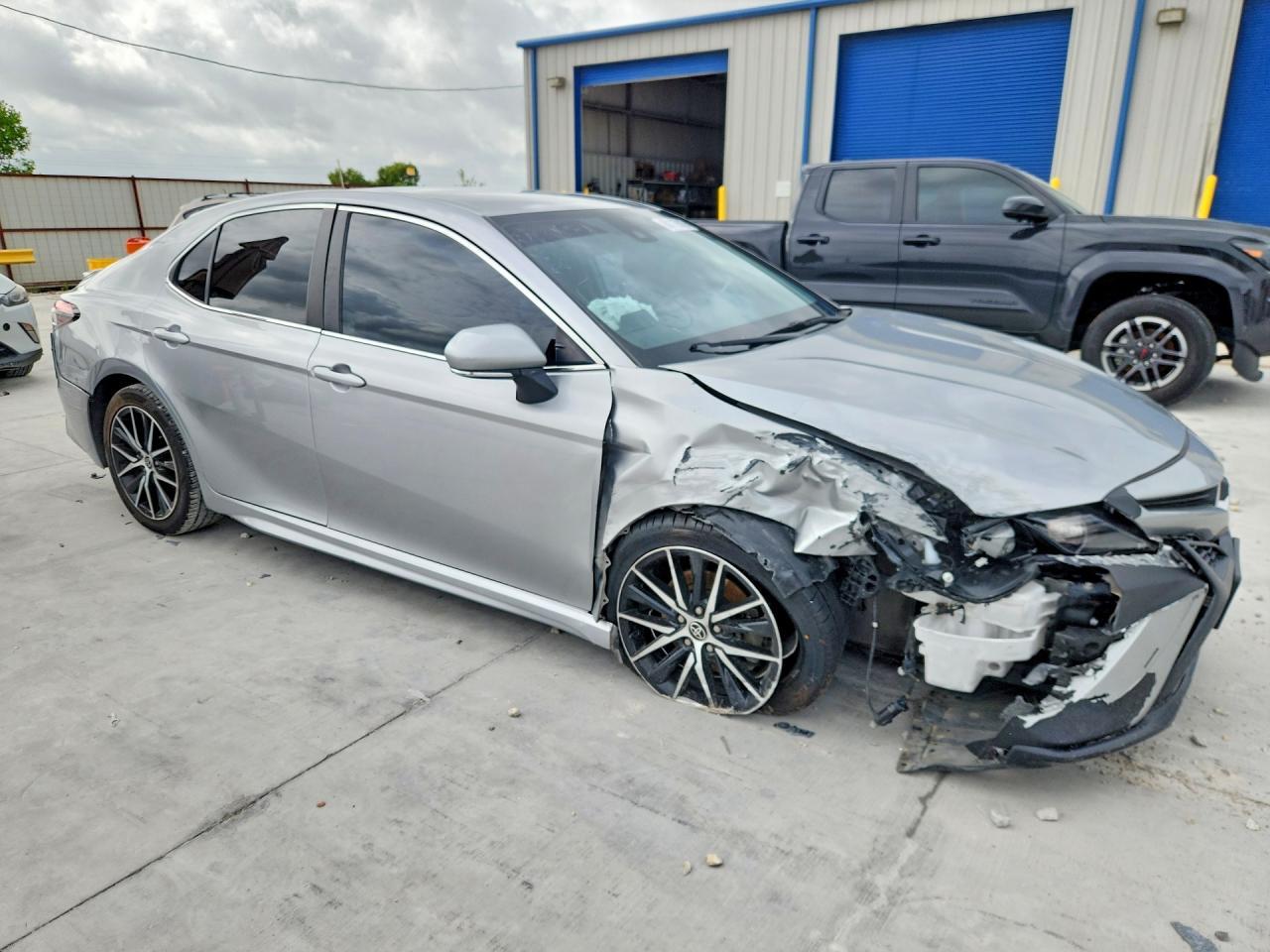 2023 Toyota Camry Se - Image 4