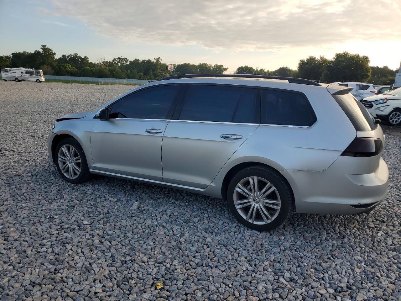 2015 Volkswagen Golf Sportwagen Tdi S - Фото 2