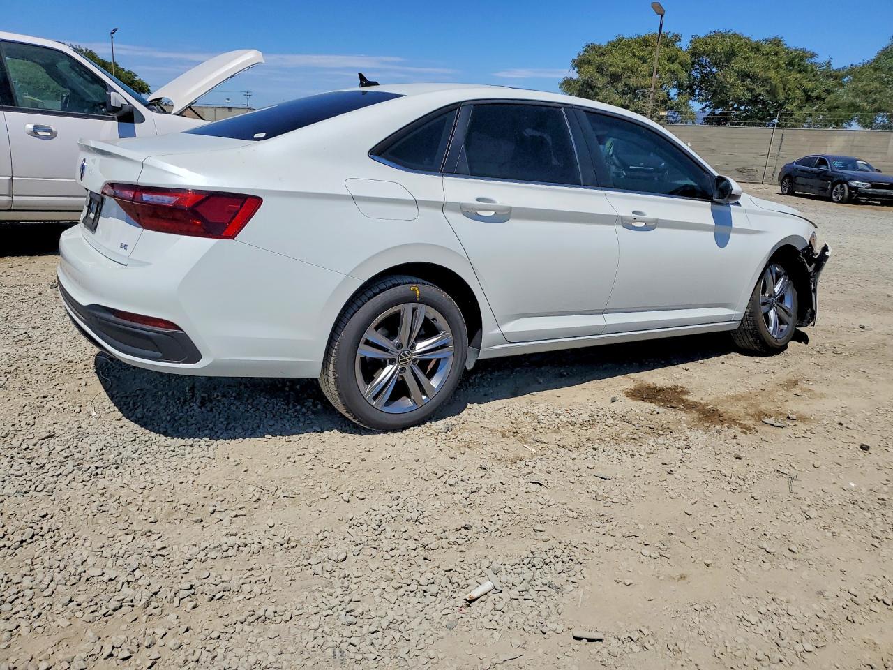 2023 Volkswagen Jetta Se - Фото 3