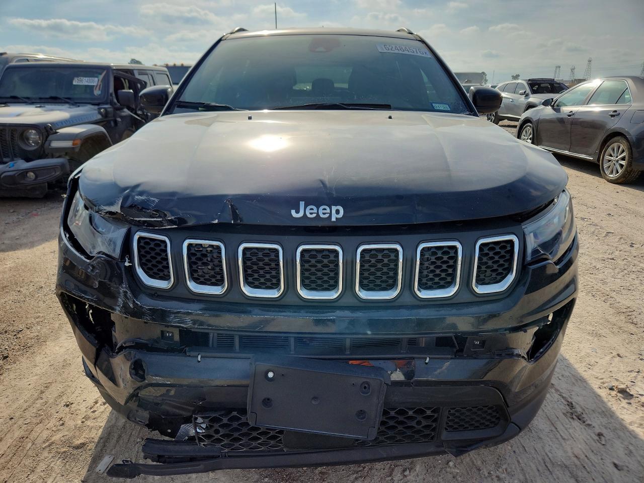 2024 Jeep Compass Latitude Lux - Фото 5