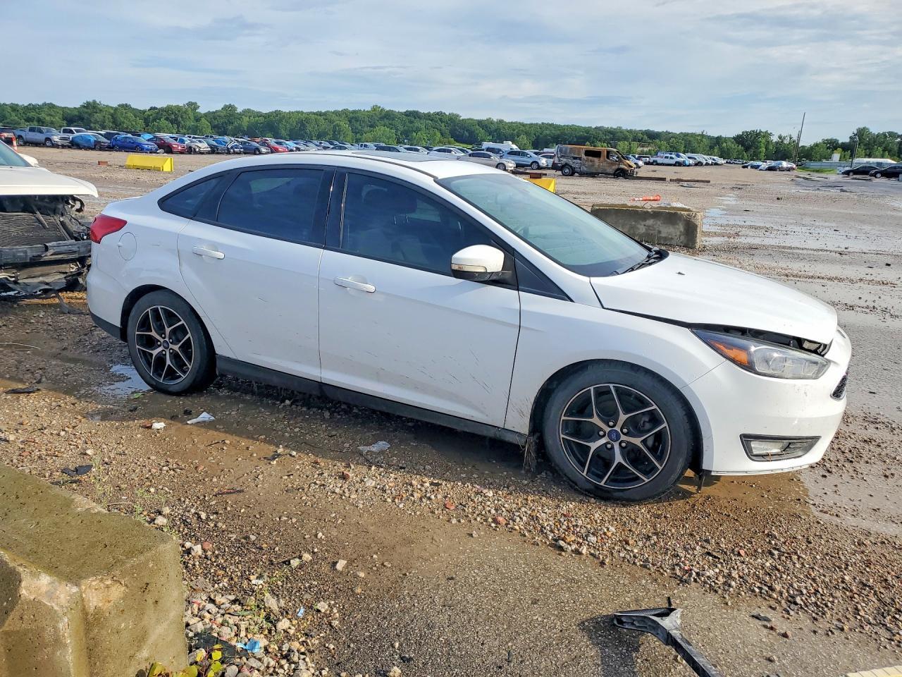 2017 Ford Focus Sel - Image 4