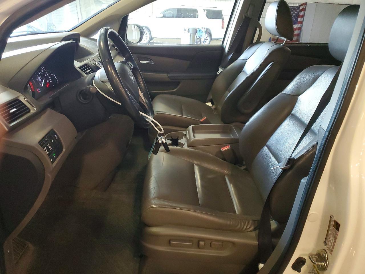 2015 Honda Odyssey Touring - Image 7
