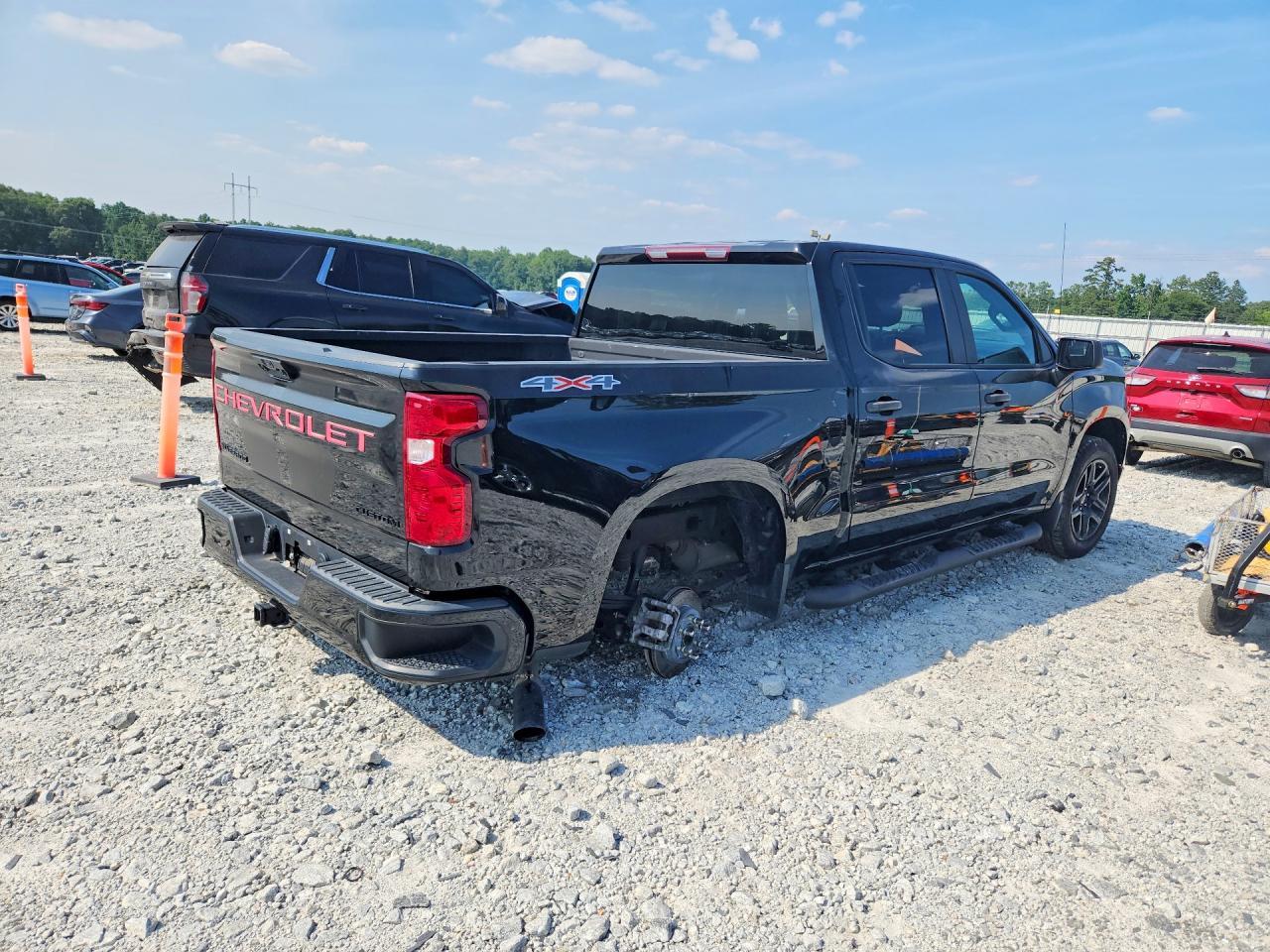 2023 Chevrolet Silverado K1500 Custom - Фото 3