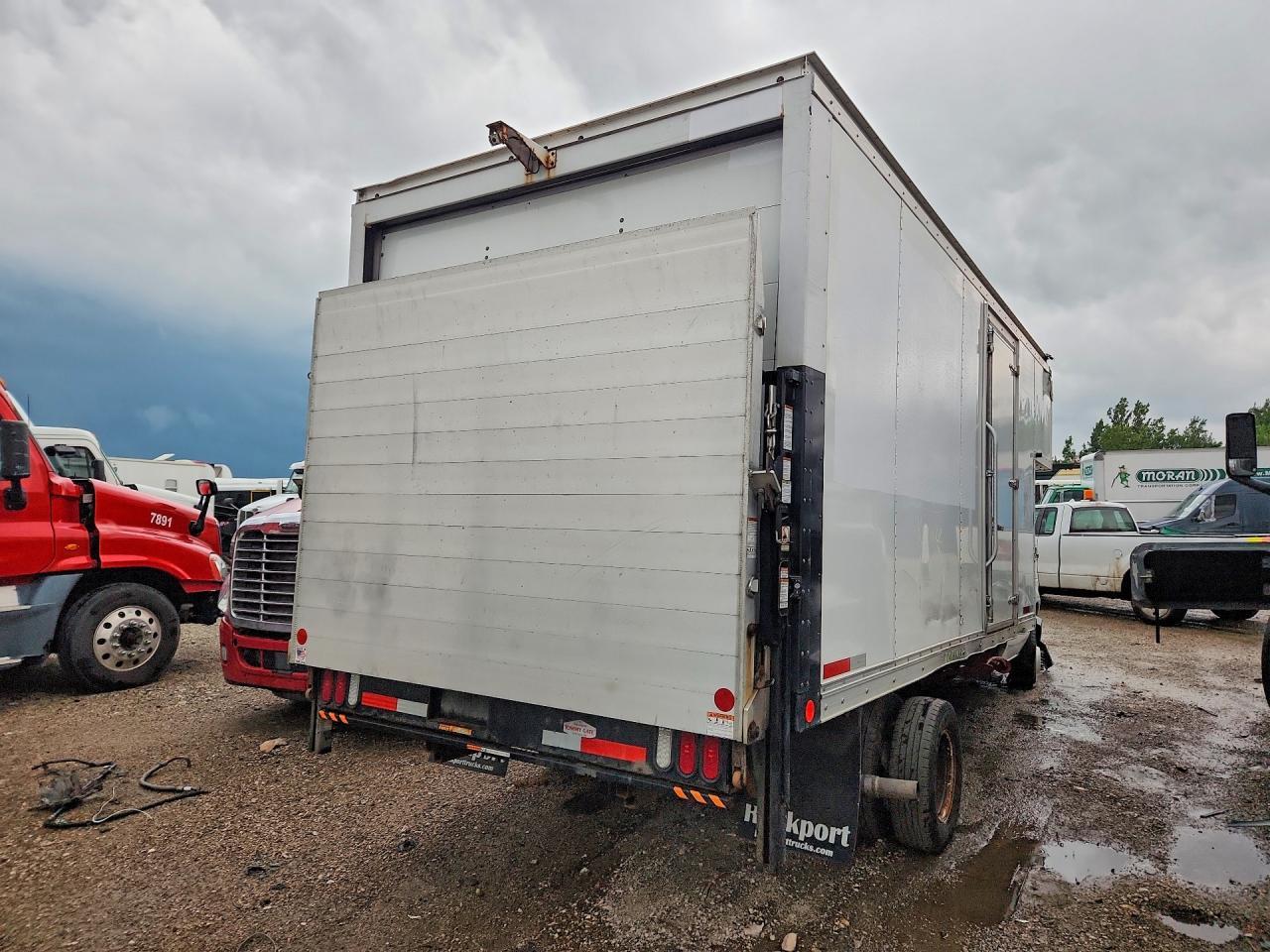 2023 Ford E450 Box Truck - Image 3