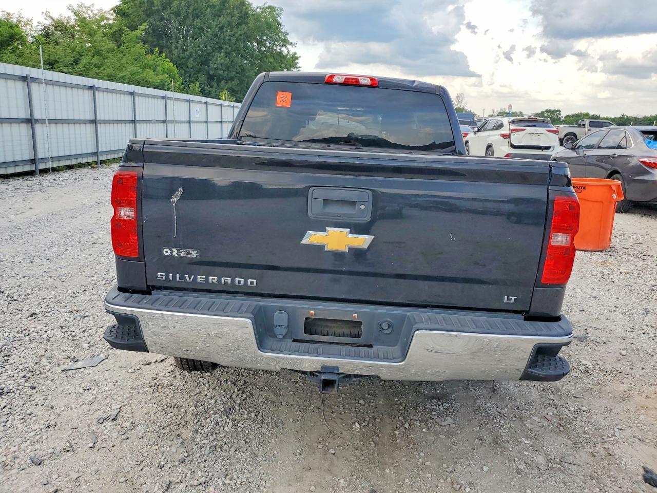 2017 Chevrolet Silverado - Image 6