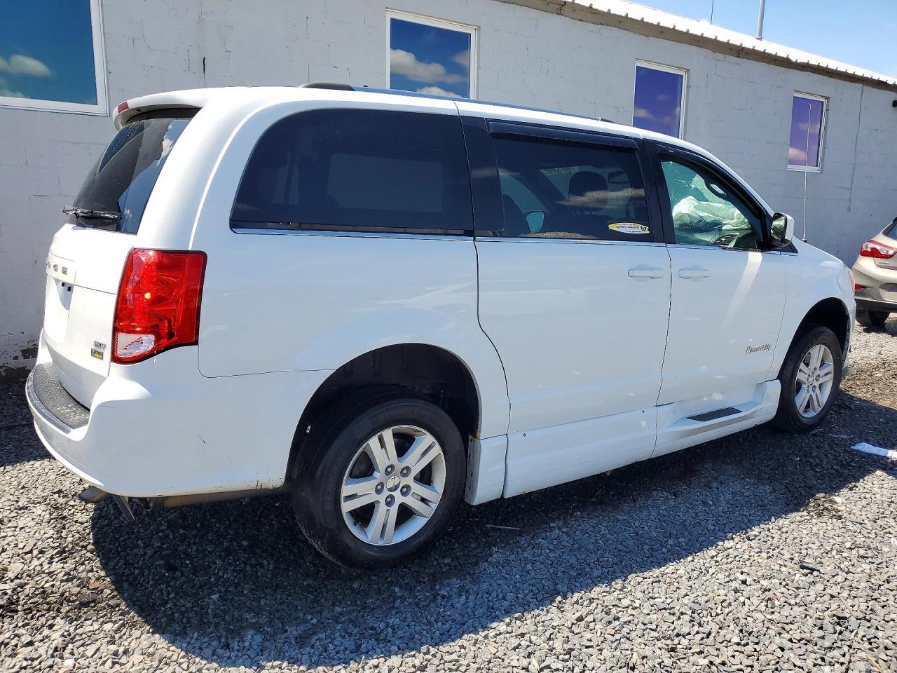 2019 Dodge Grand Caravan Sxt - Image 3