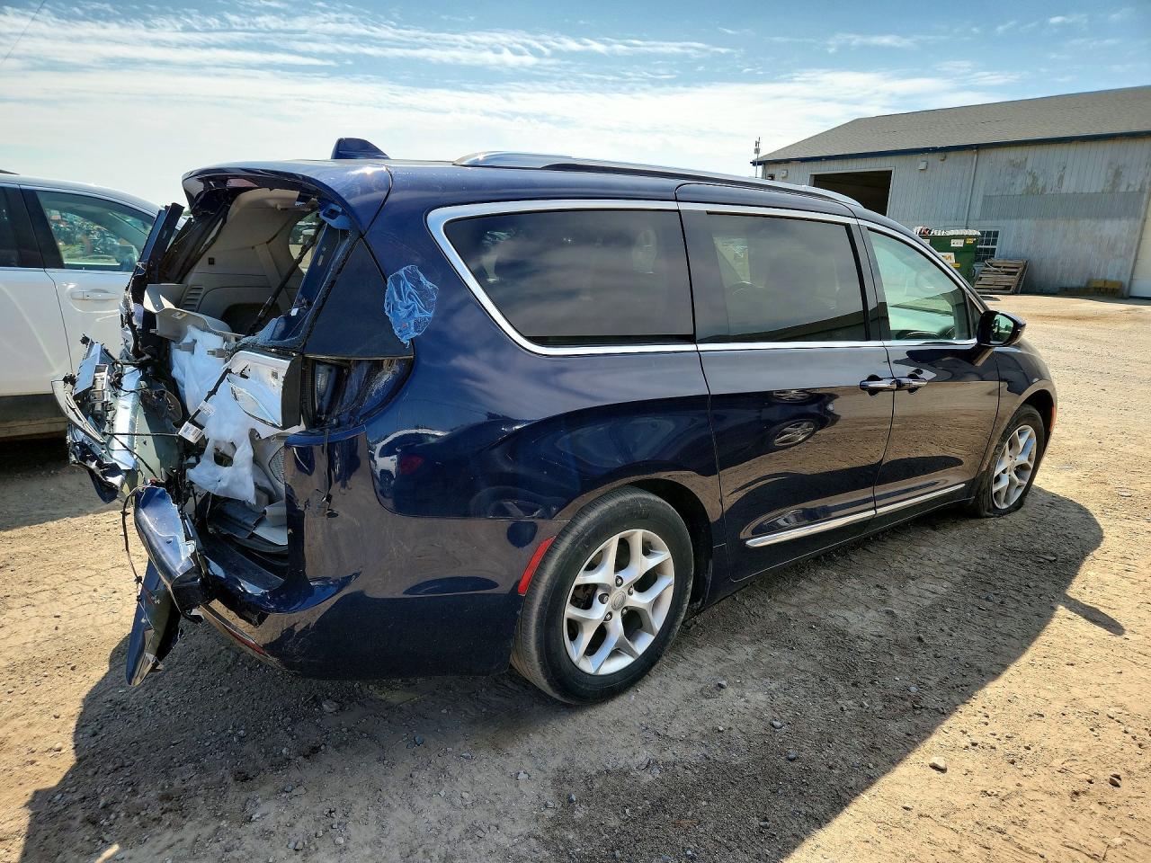 2019 Chrysler Pacifica Touring L Plus - Фото 3