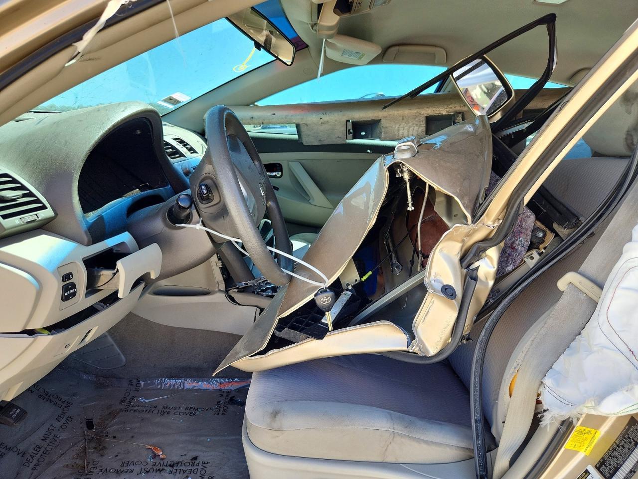 2011 Toyota Camry Le - Image 7