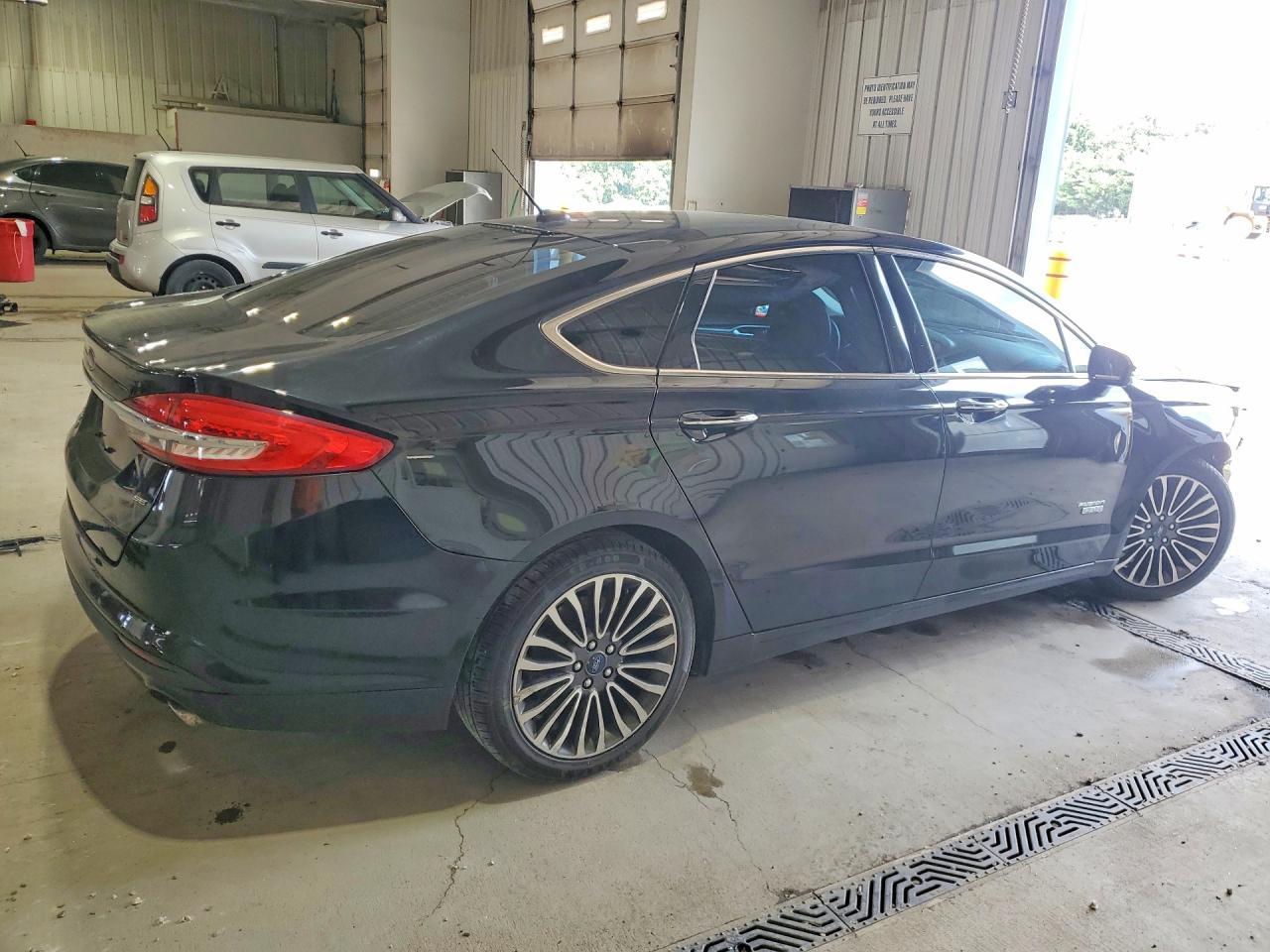 2017 Ford Fusion Se Phev - Фото 3
