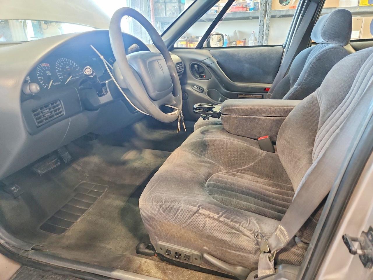 1998 Pontiac Bonneville Se - Image 7