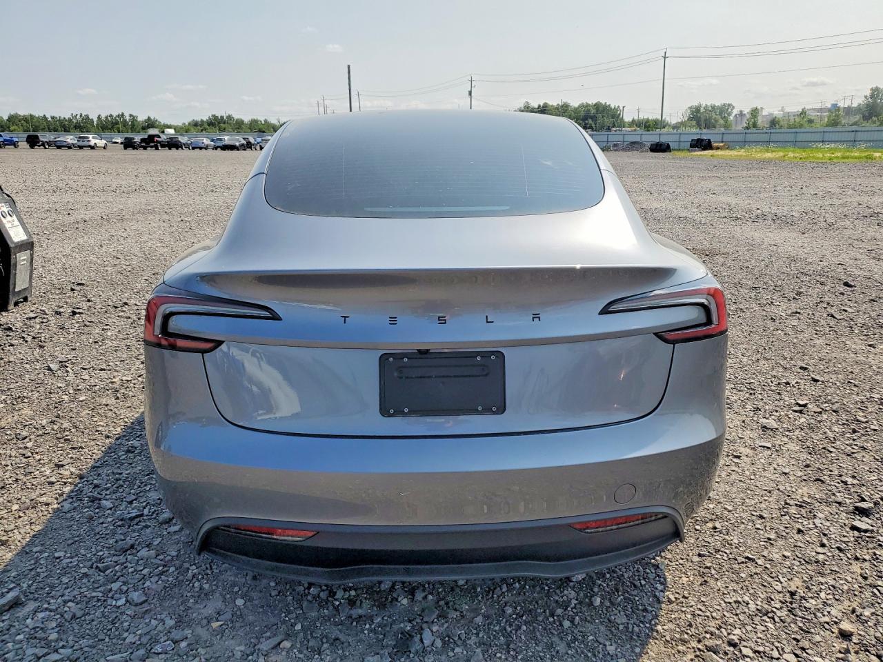 2026 Tesla Model 3 - Фото 6