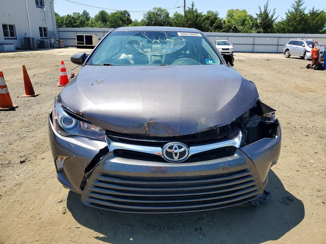 2016 Toyota Camry Se - Image 5