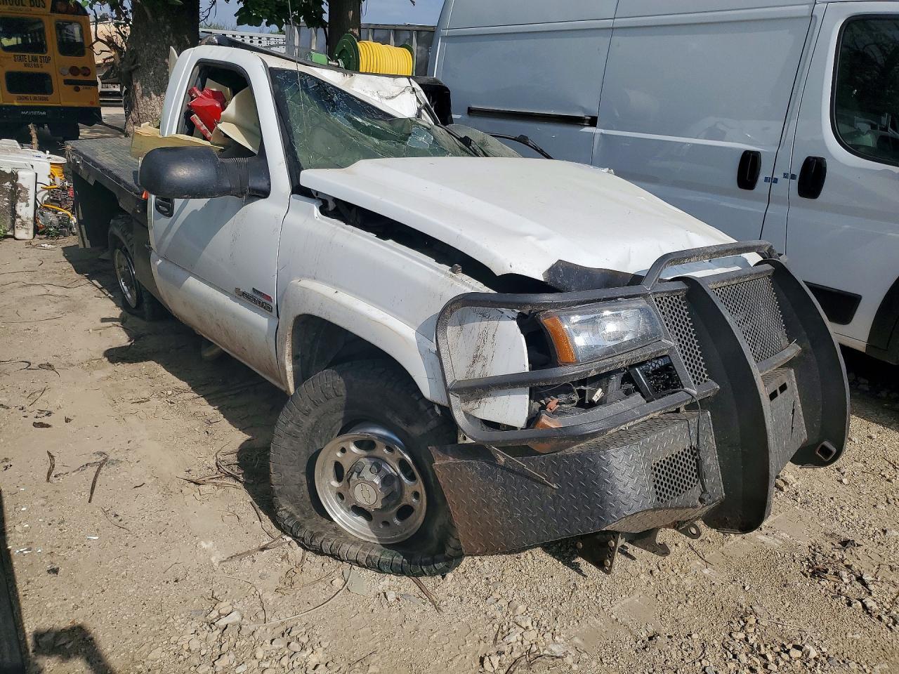 2005 Chevrolet Silverado K2500 Heavy Duty - Image 4