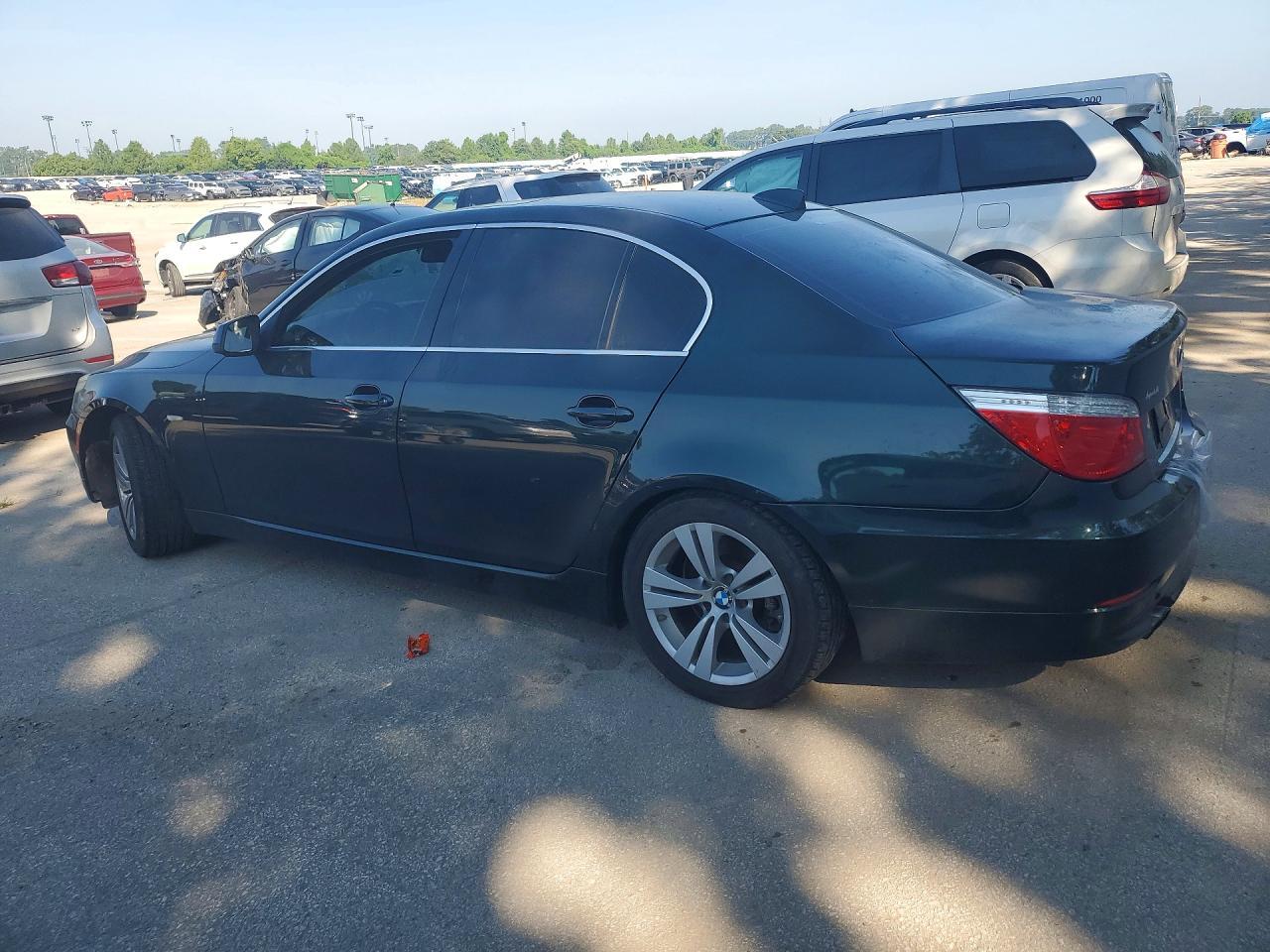 2010 BMW 528 I - Image 2