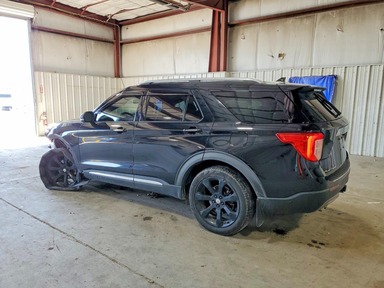 2020 Ford Explorer Platinum - Image 2