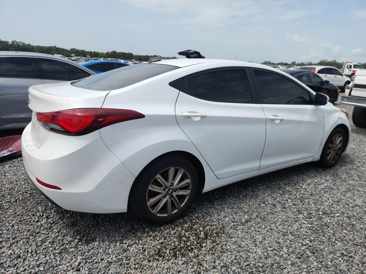 2016 Hyundai Elantra Se - Фото 3