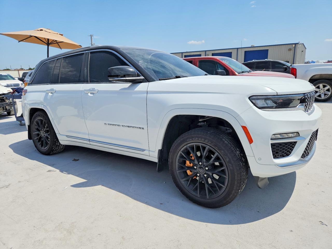 2023 Jeep Grand Cherokee Summit - Image 4