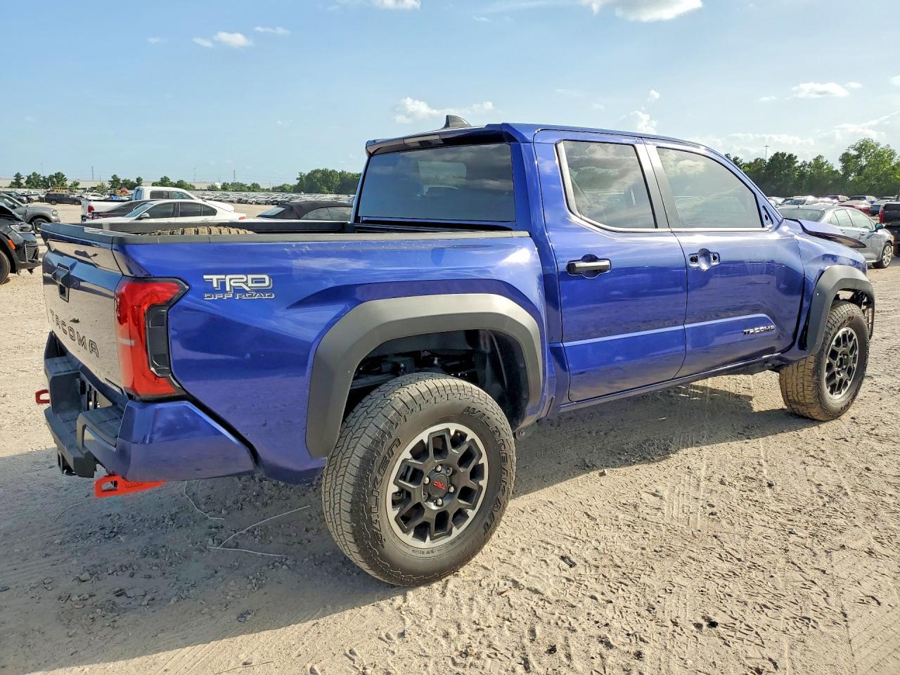 2025 Toyota Tacoma - Фото 3