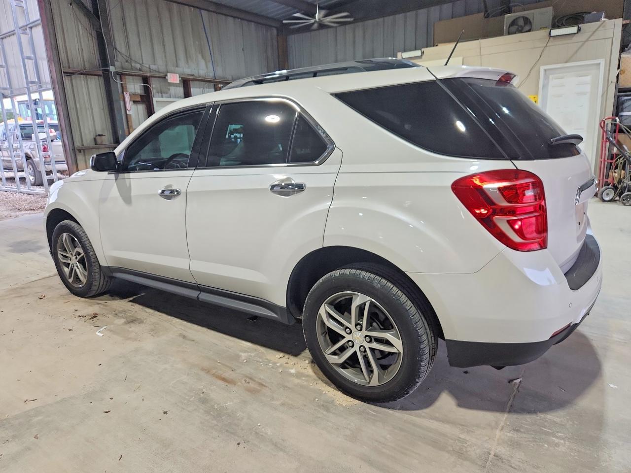2016 Chevrolet Equinox Ltz - Image 2