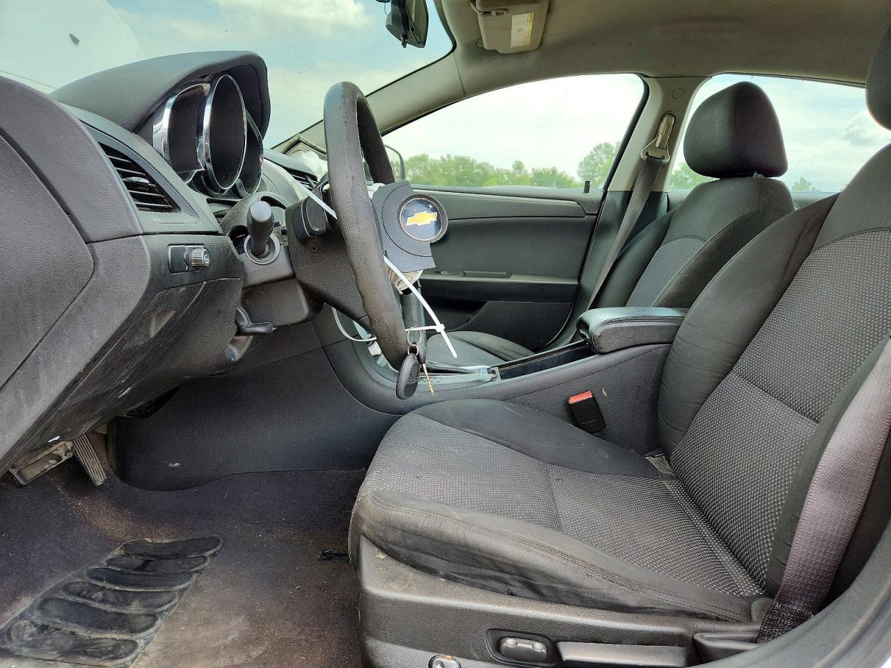 2010 Chev Malibu - Фото 7