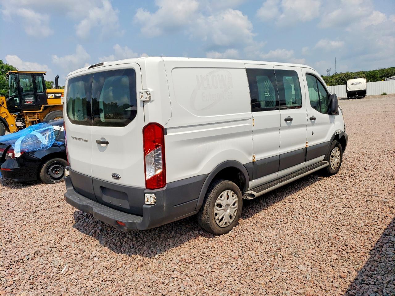 2015 Ford Transit 250 Delivery Van - Image 3