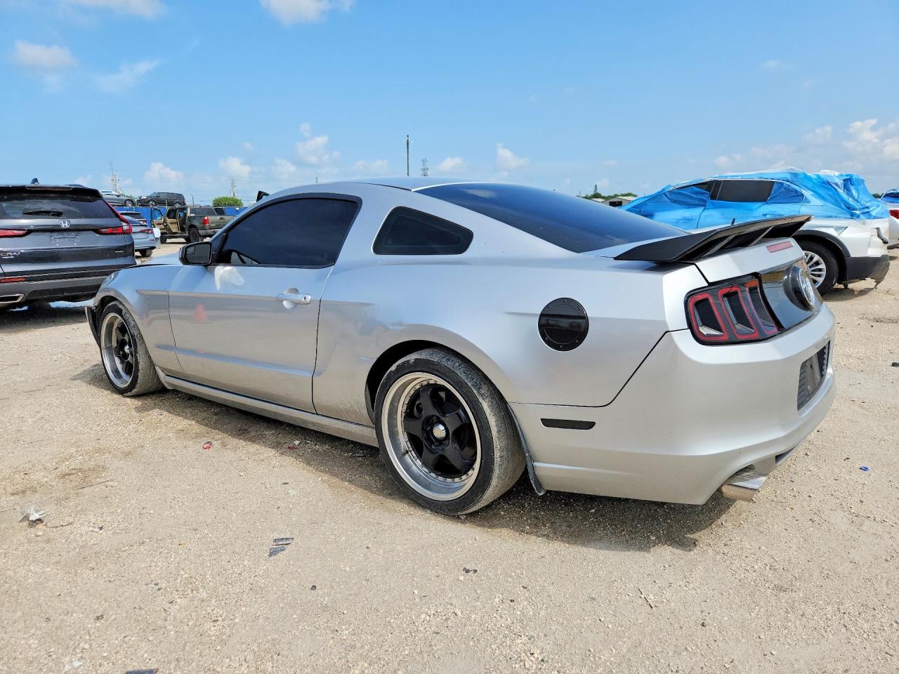 2014 Ford Mustang - Фото 2
