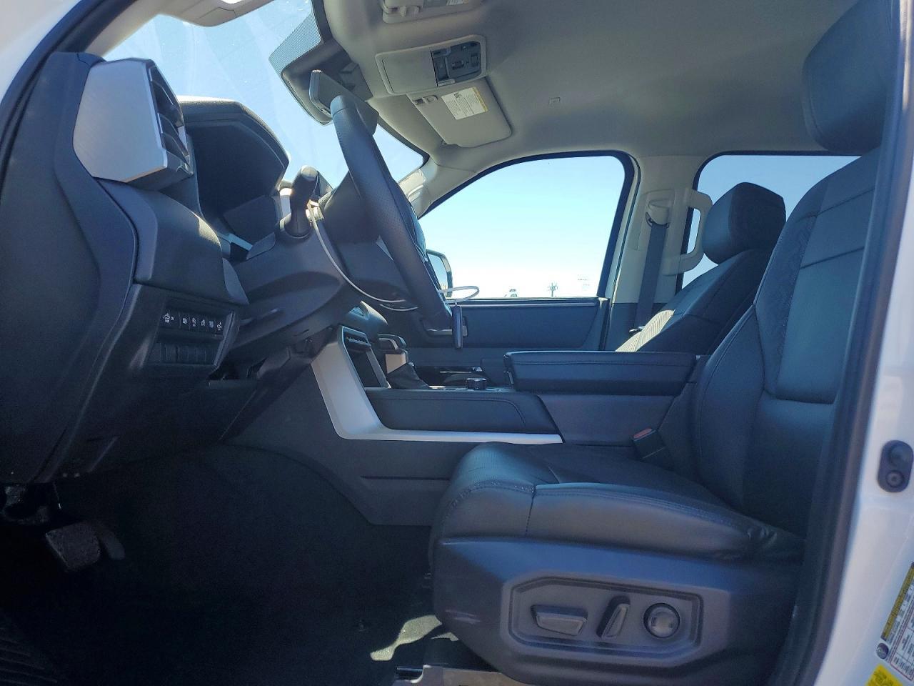 2024 Toyota Tundra Crewmax Limited - Image 7