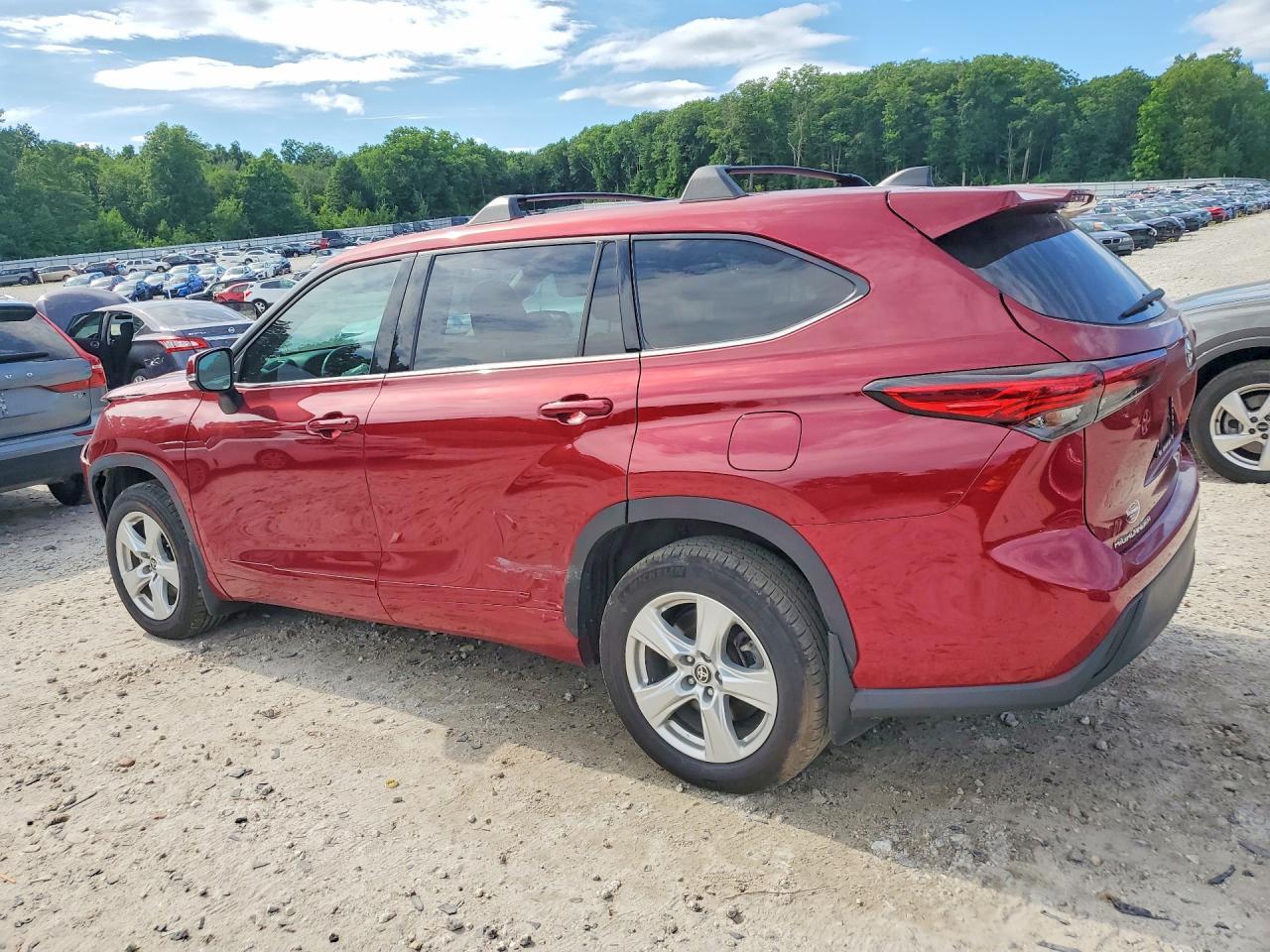 2022 Toyota Highlander Le - Фото 2