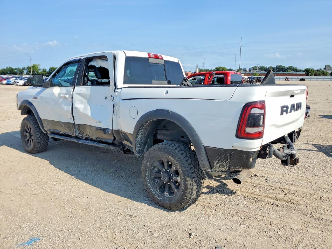 2019 Ram 2500 Powerwagon - Фото 2