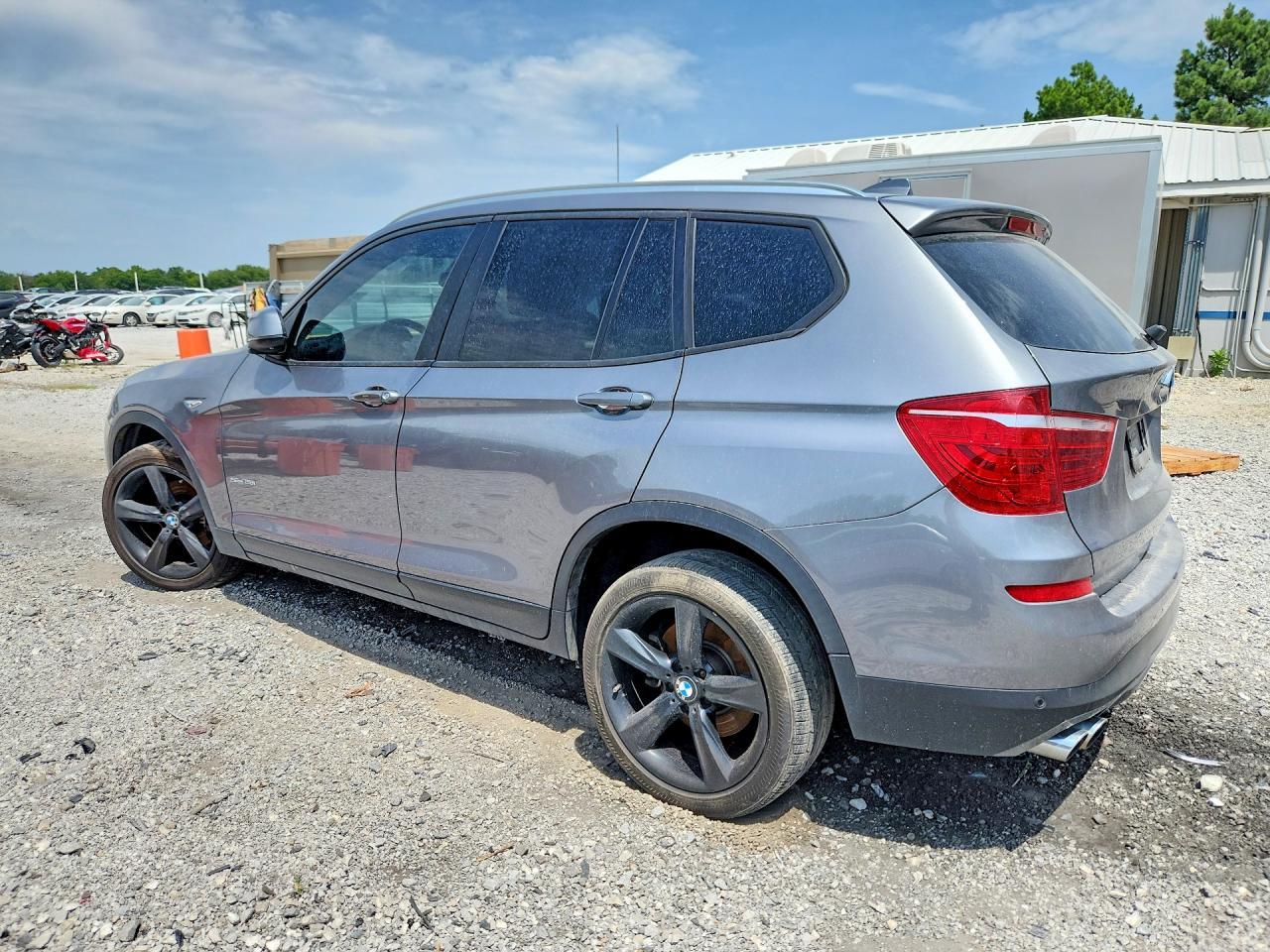 2017 BMW X3 Sdrive28I - Фото 2