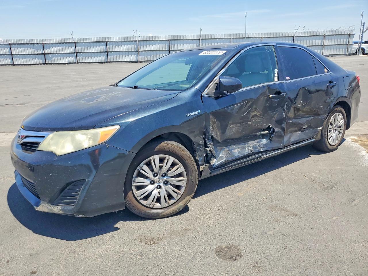 2014 Toyota Camry Hybrid Le