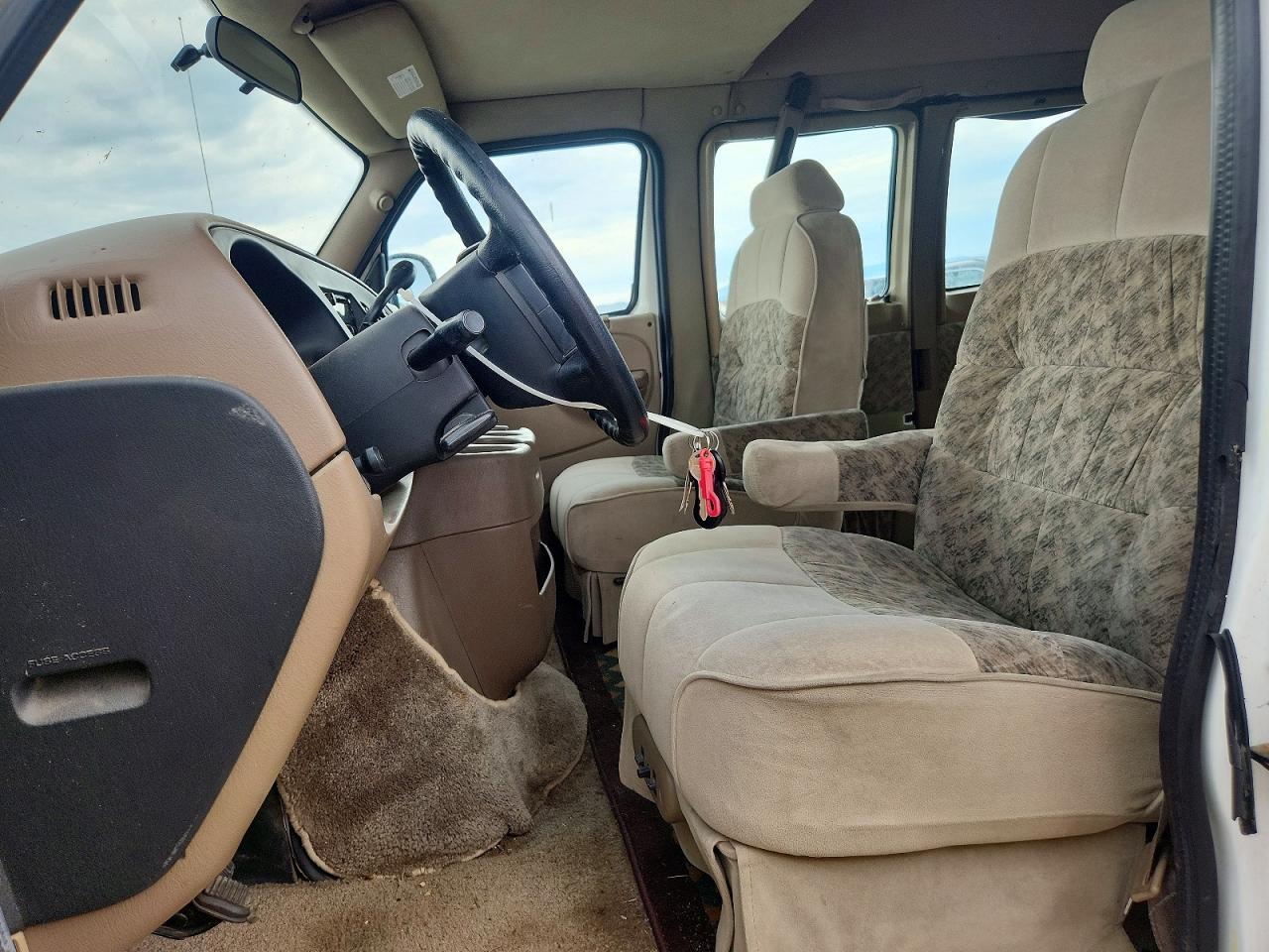 2001 Dodge Ram Van - Фото 7