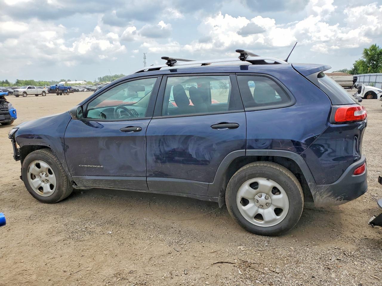 2016 Jeep Cherokee Sport - Фото 2