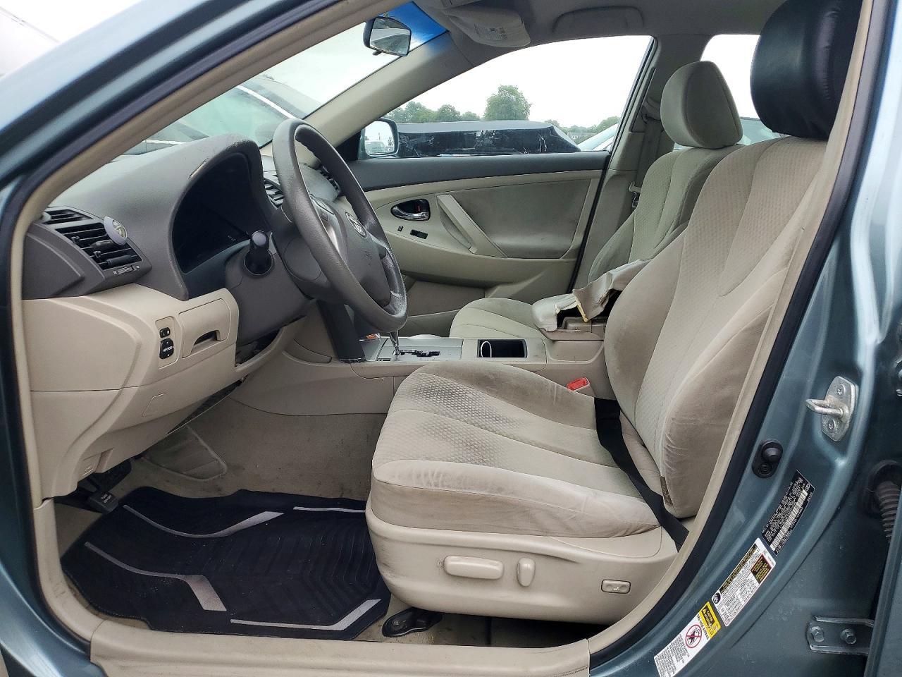 2009 Toyota Camry Le - Image 7
