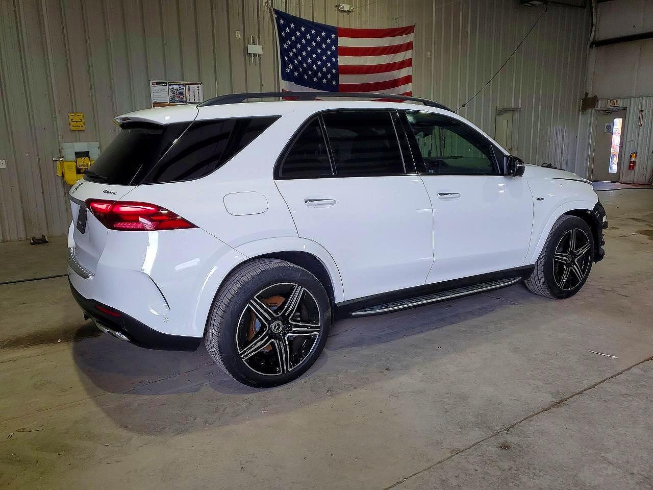 2025 Mercedes-Benz Gle 450E 4Matic - Image 3