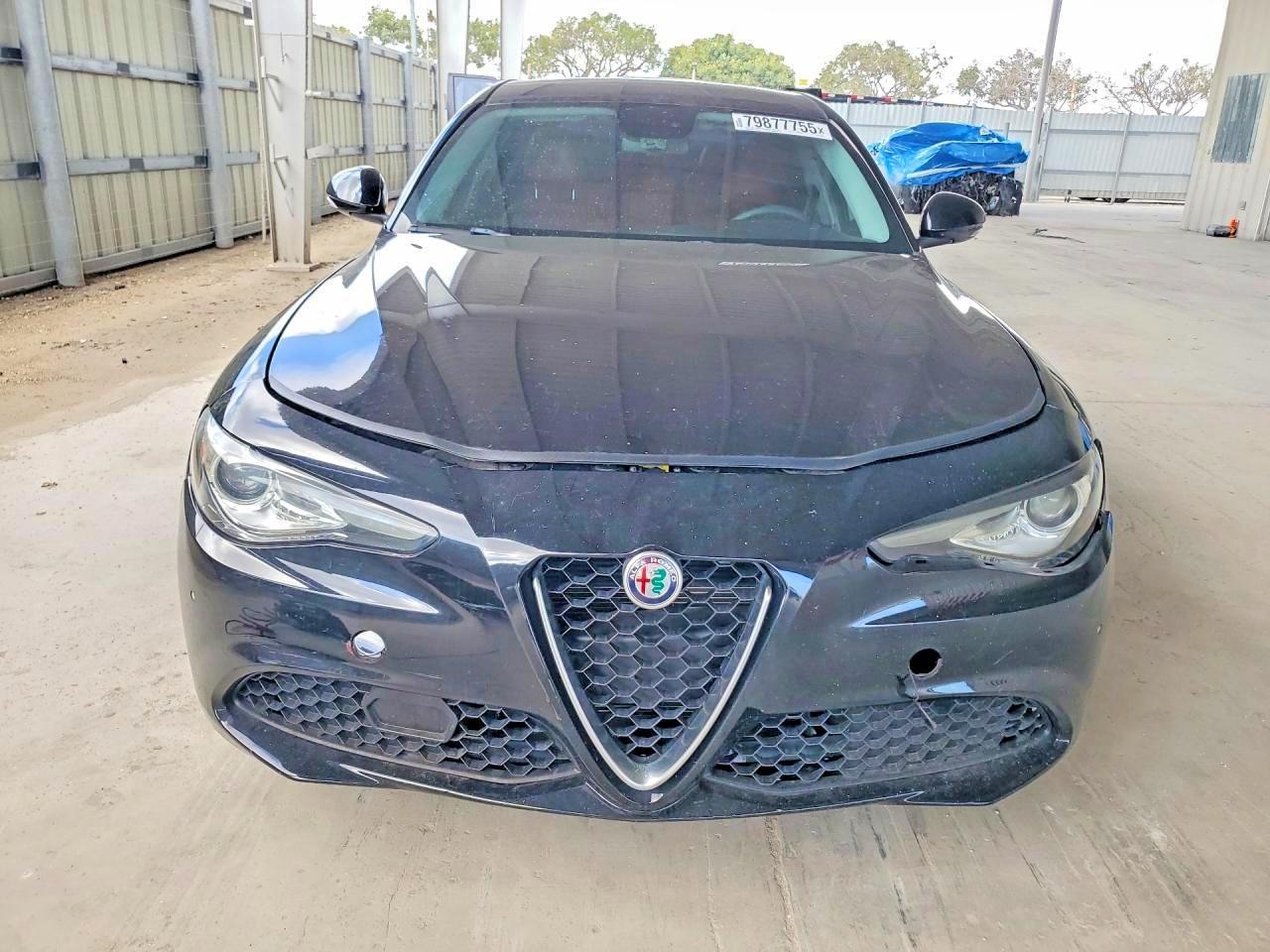 2018 Alfa Romeo Giulia - Image 5