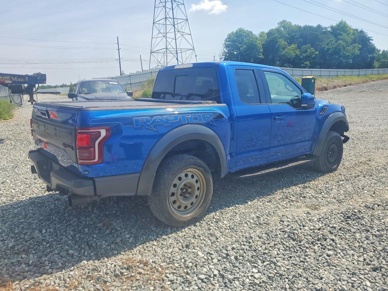 2017 Ford F150 Raptor - Фото 3
