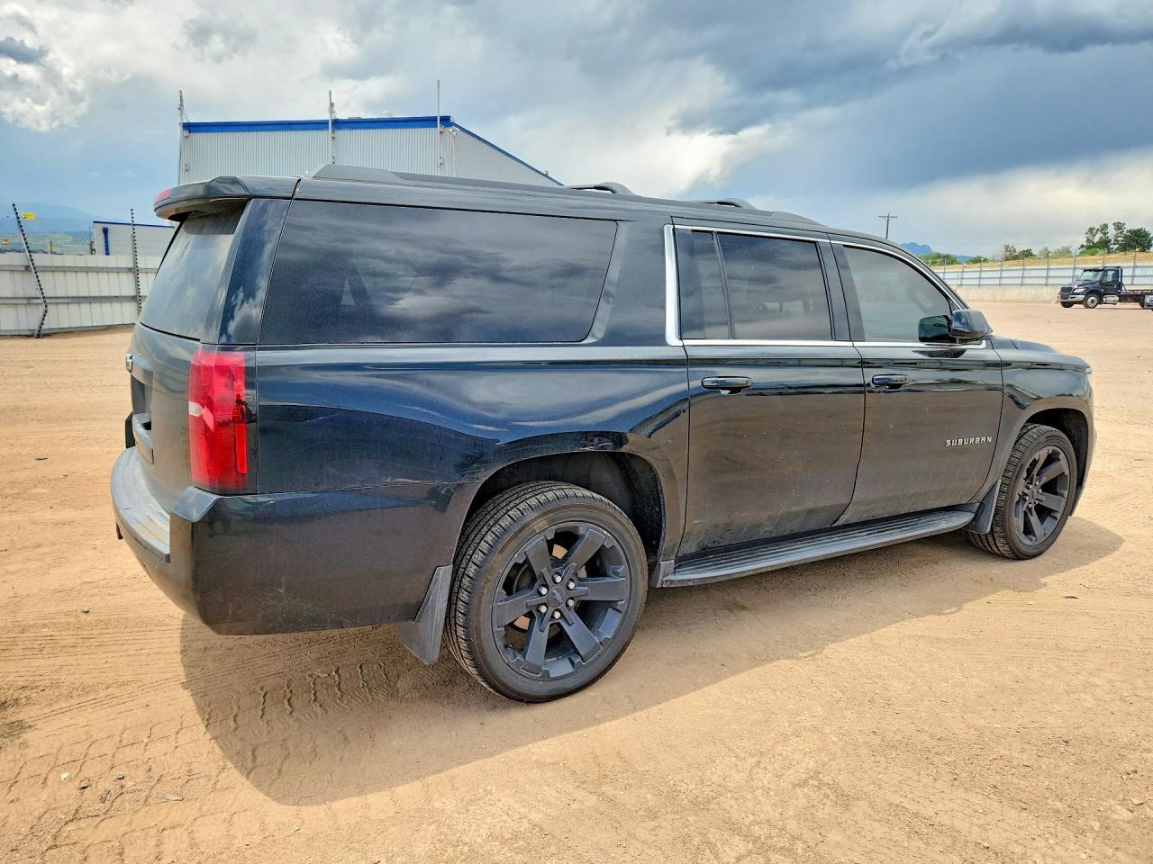 2017 Chevrolet Suburban K1500 Ls - Фото 3