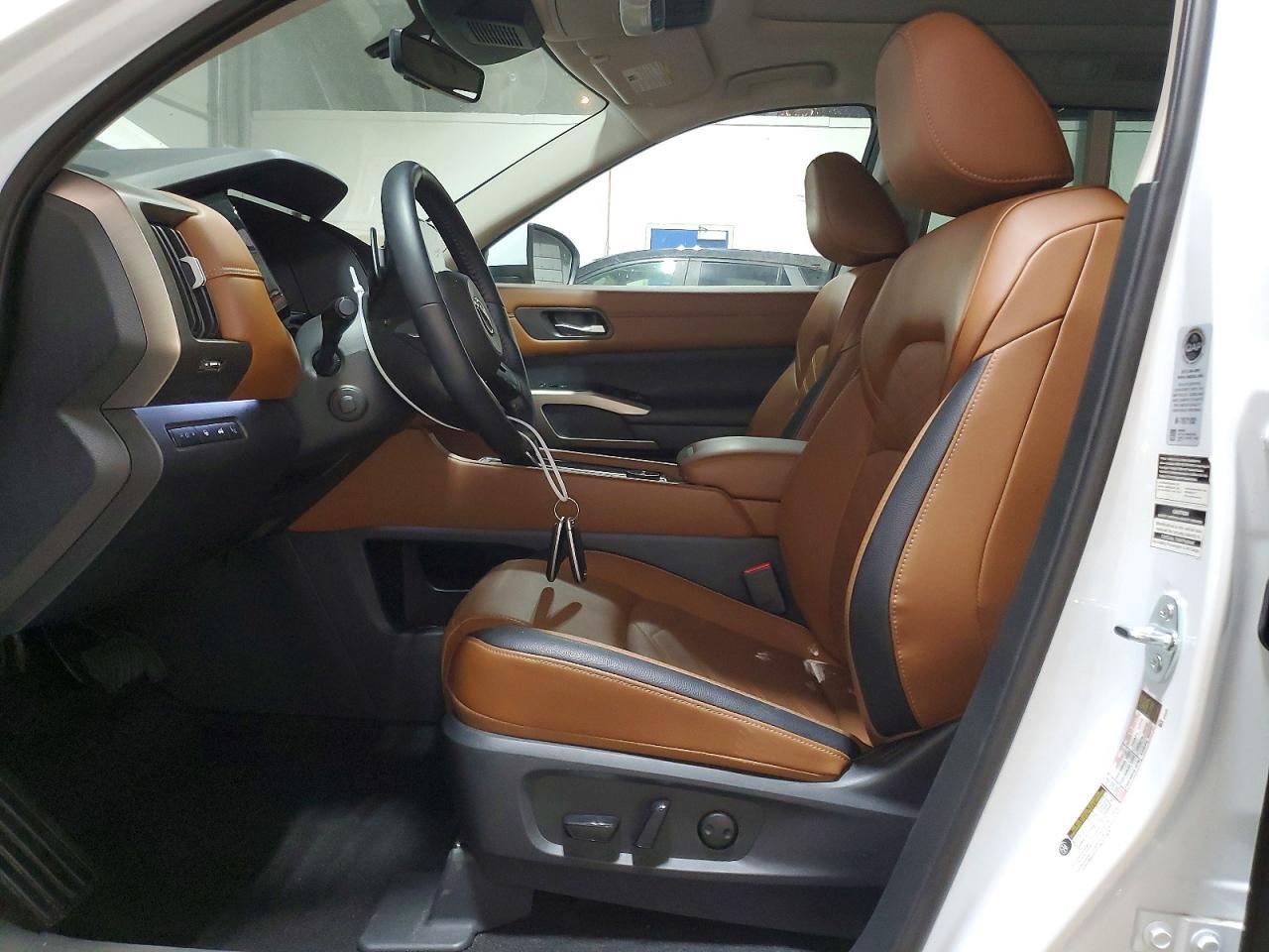 2025 Nissan Pathfinder Platinum - Фото 7